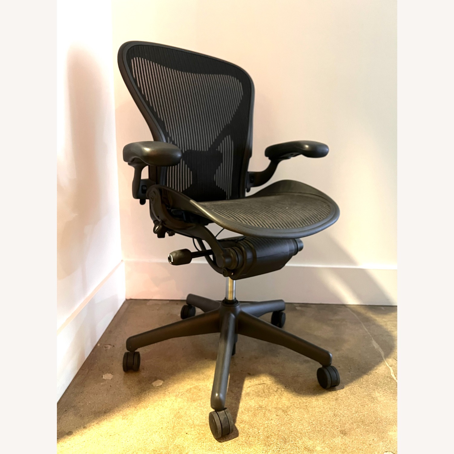 Herman Miller Aeron Size B Office Chair - image-1
