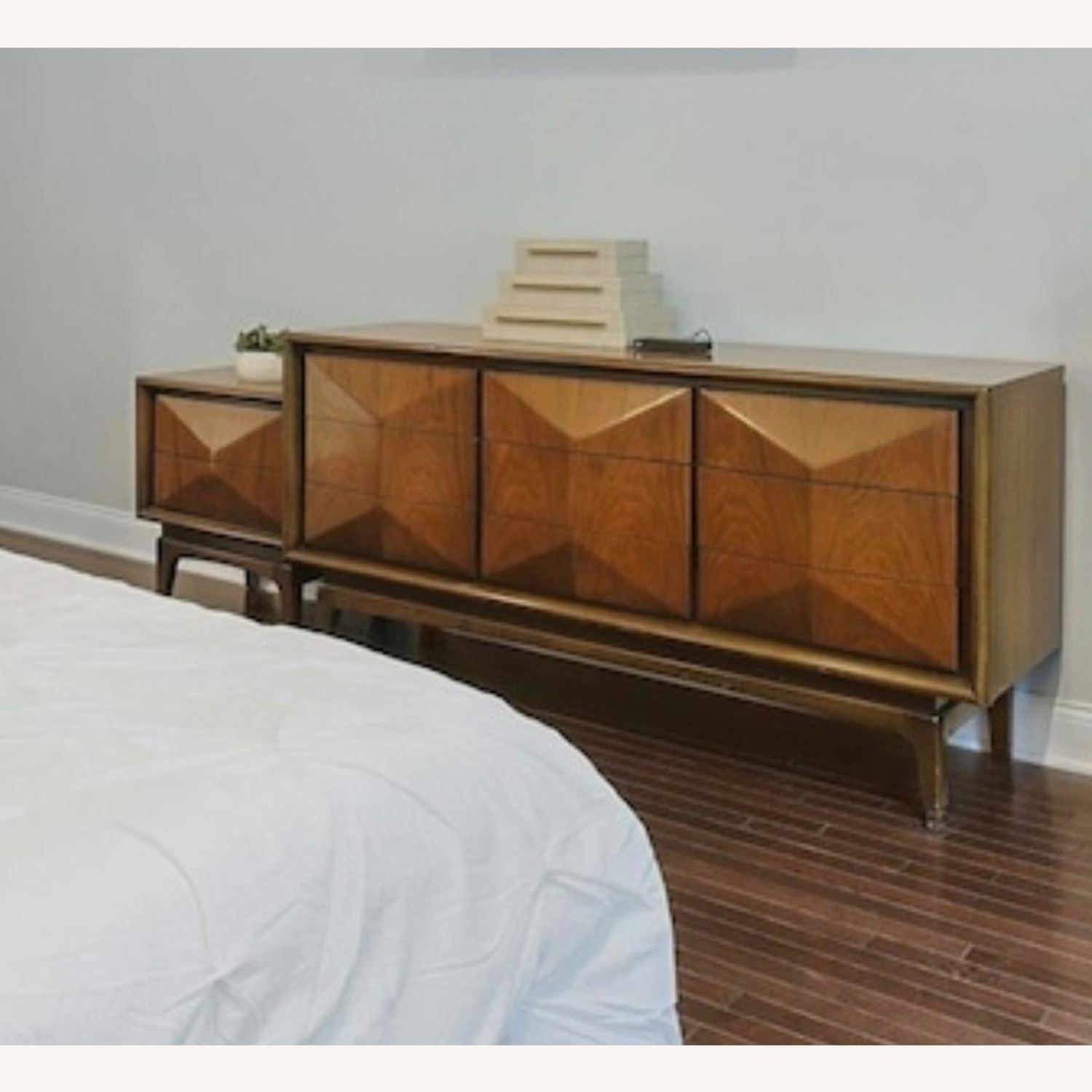 United Diamond Collection MCM Queen Headboard - image-2