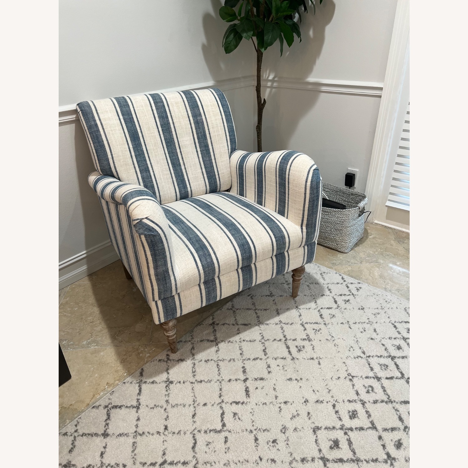 Comfy Armchair - image-2