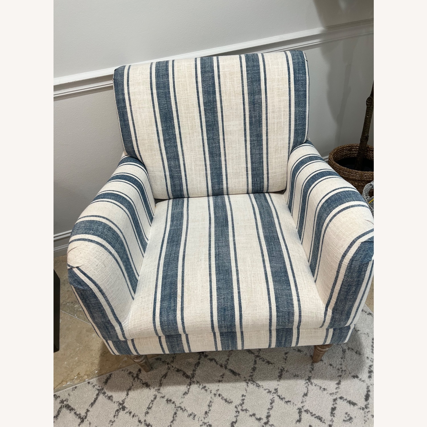 Comfy Armchair - image-1