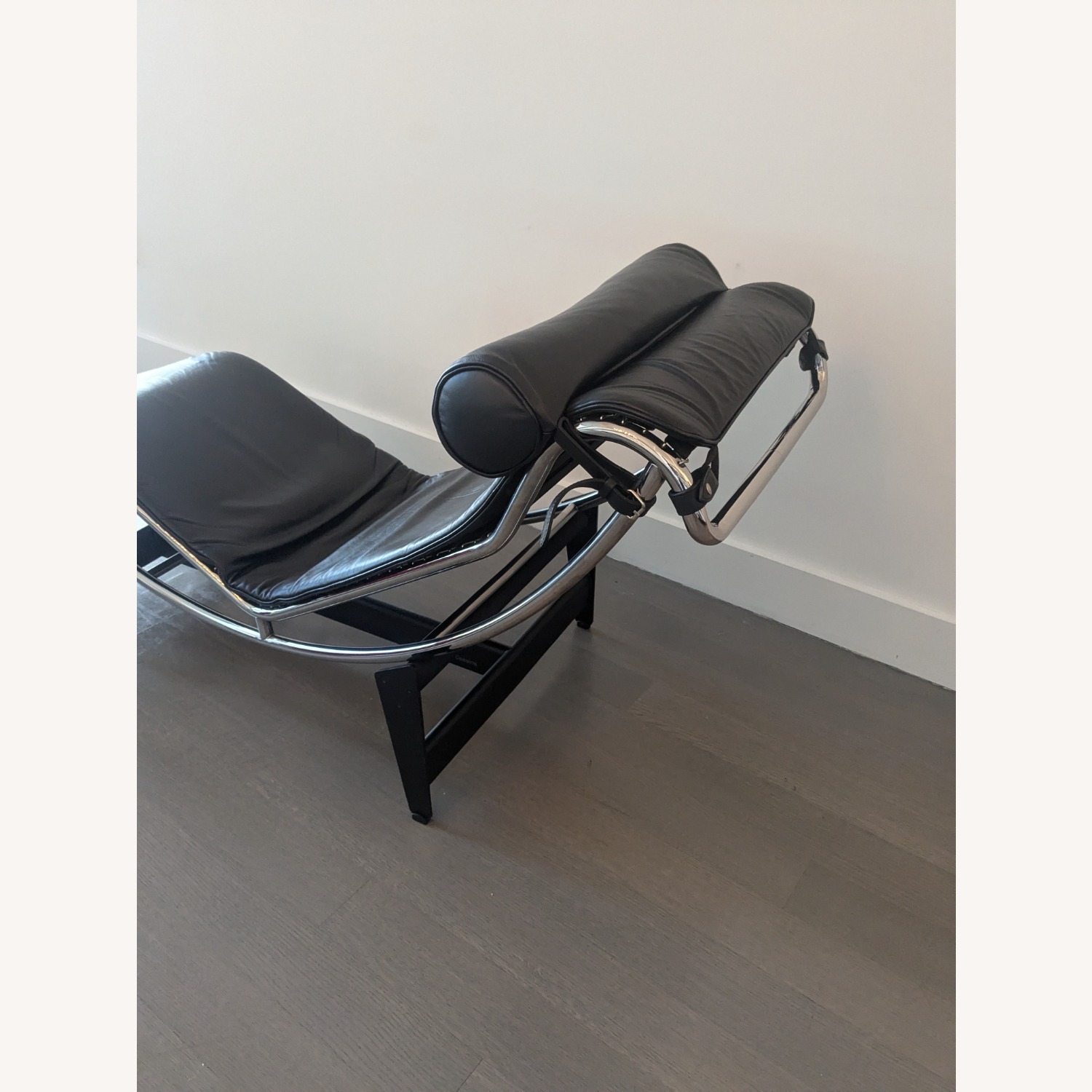 Le Corbusier LC4 Black Lounge Chair (Cassina) - image-3
