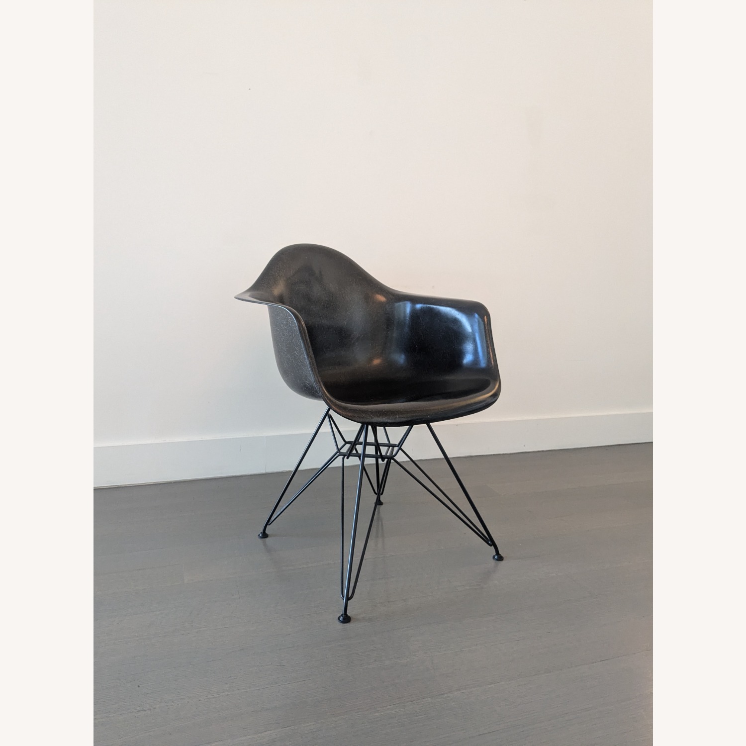 6x Black Eames DSR Chairs by Vitra - image-3