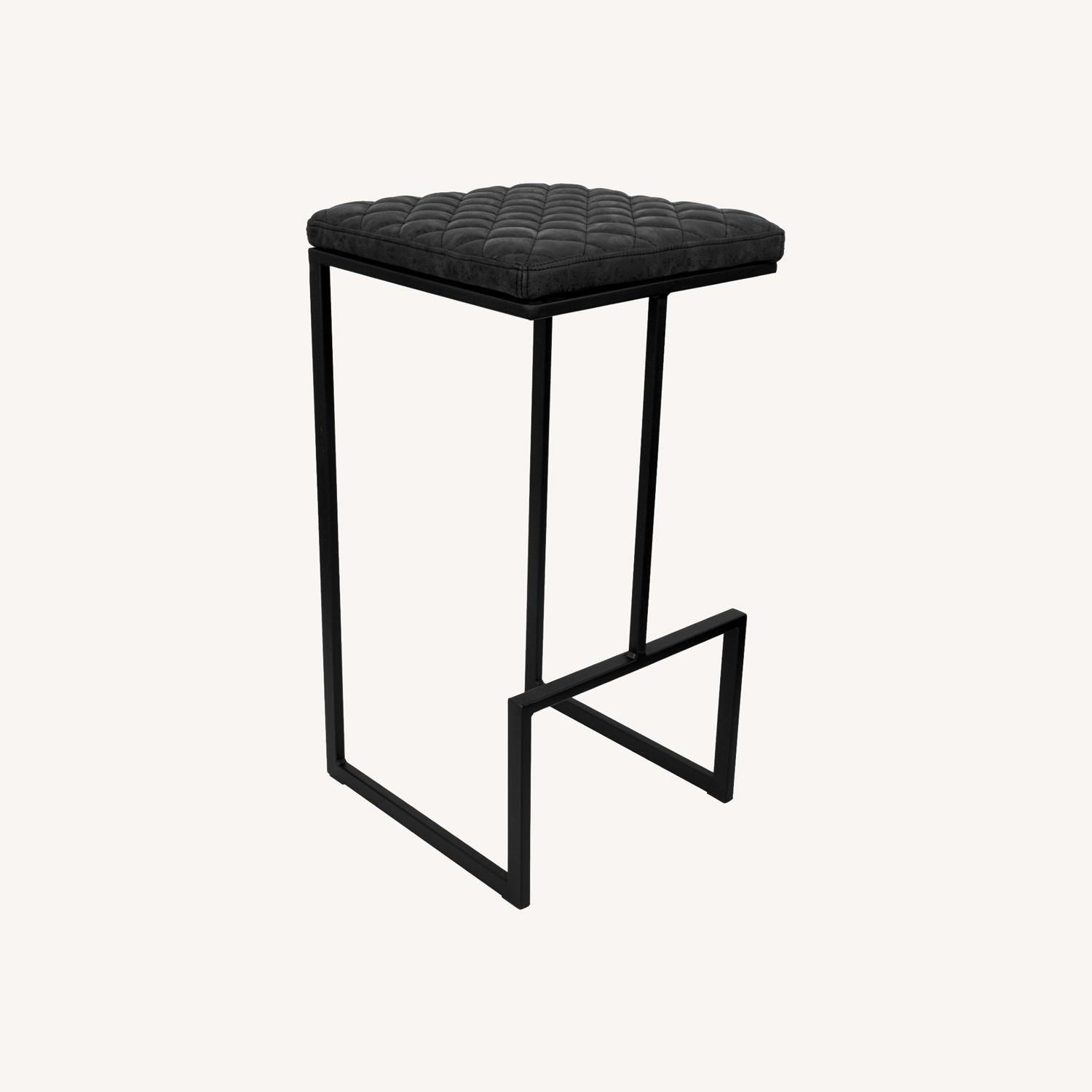 LeisureMod Quincy Black Leather Bar Stool in Metal - image-16