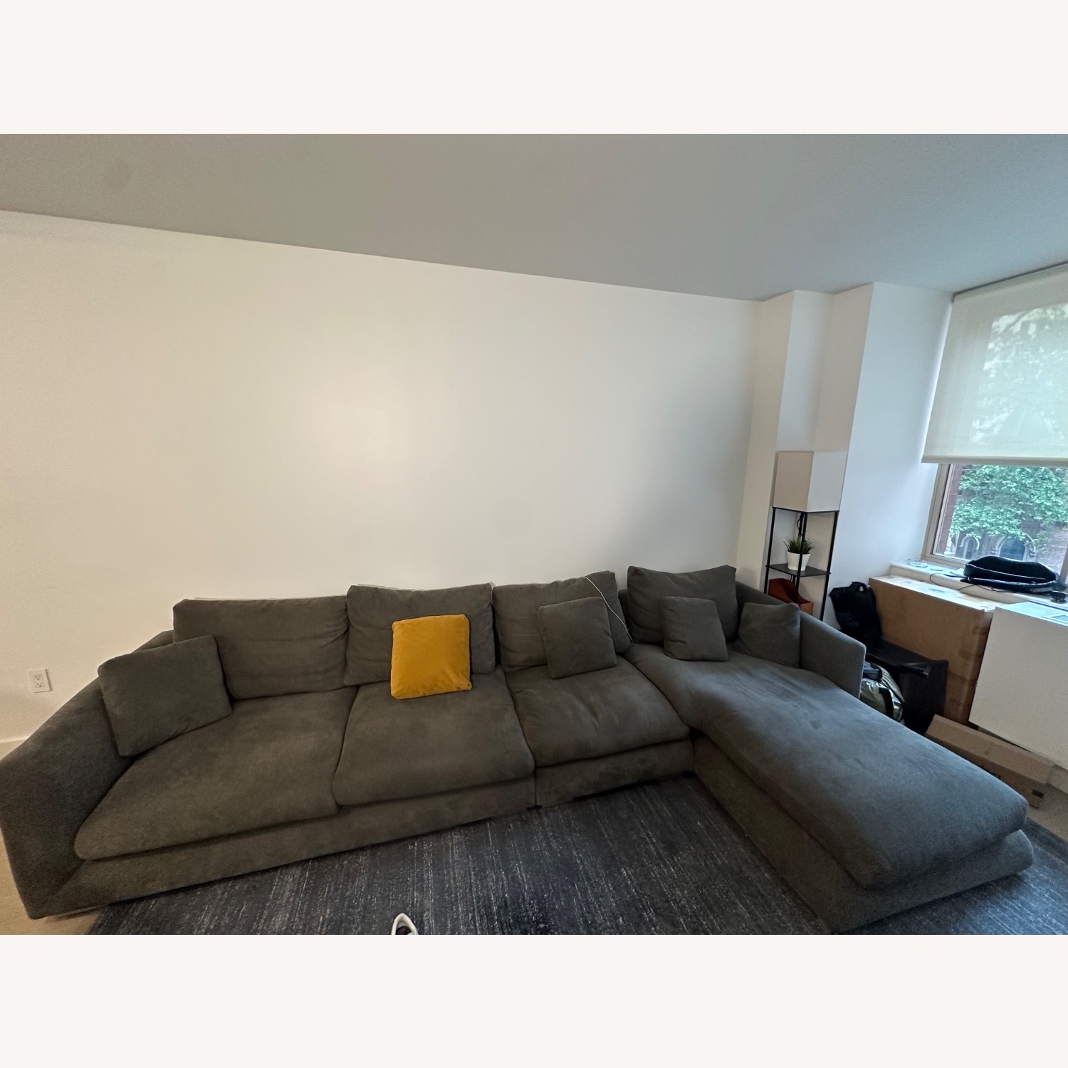 Feathers Sectional - image-1