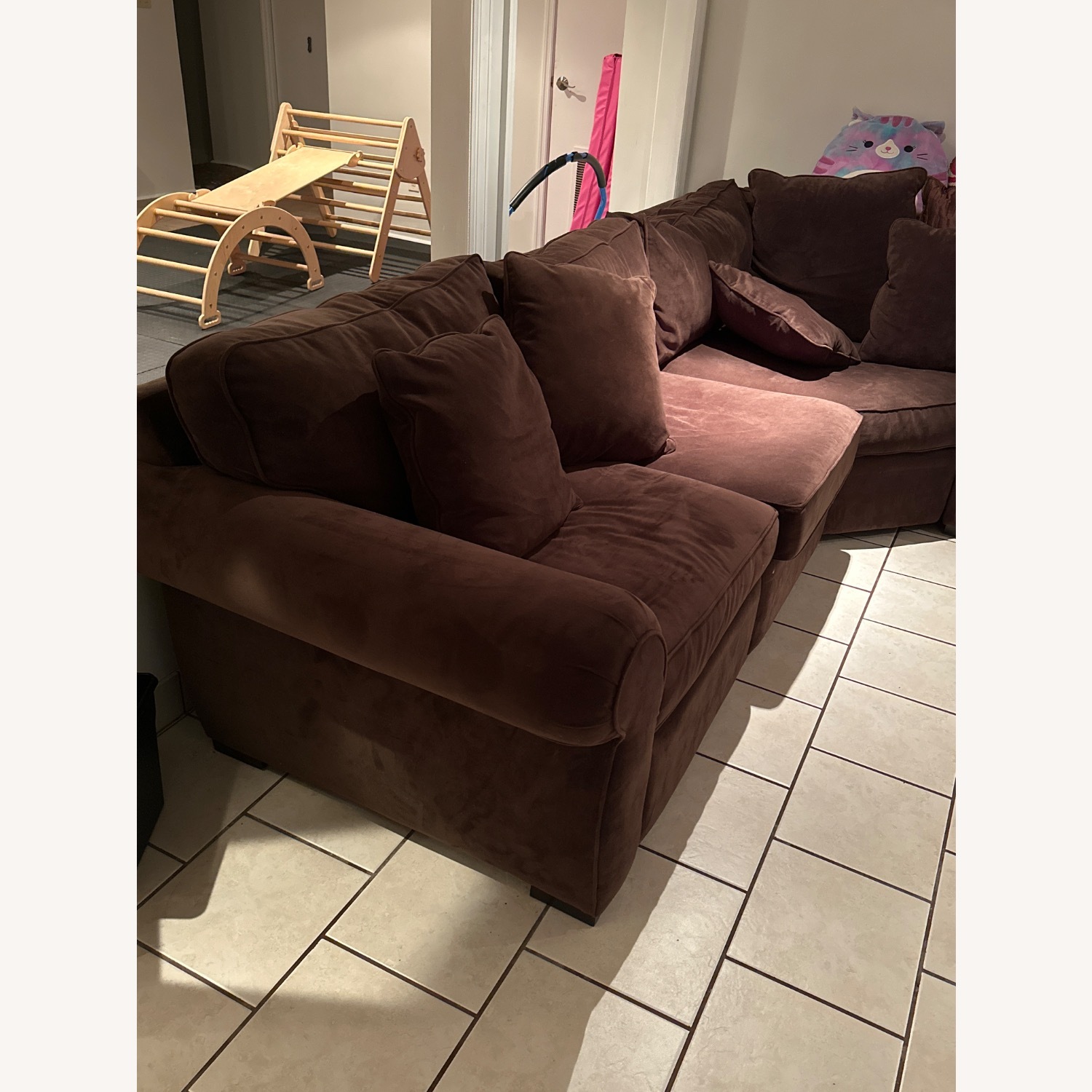 Wedport Brown Couch - image-2