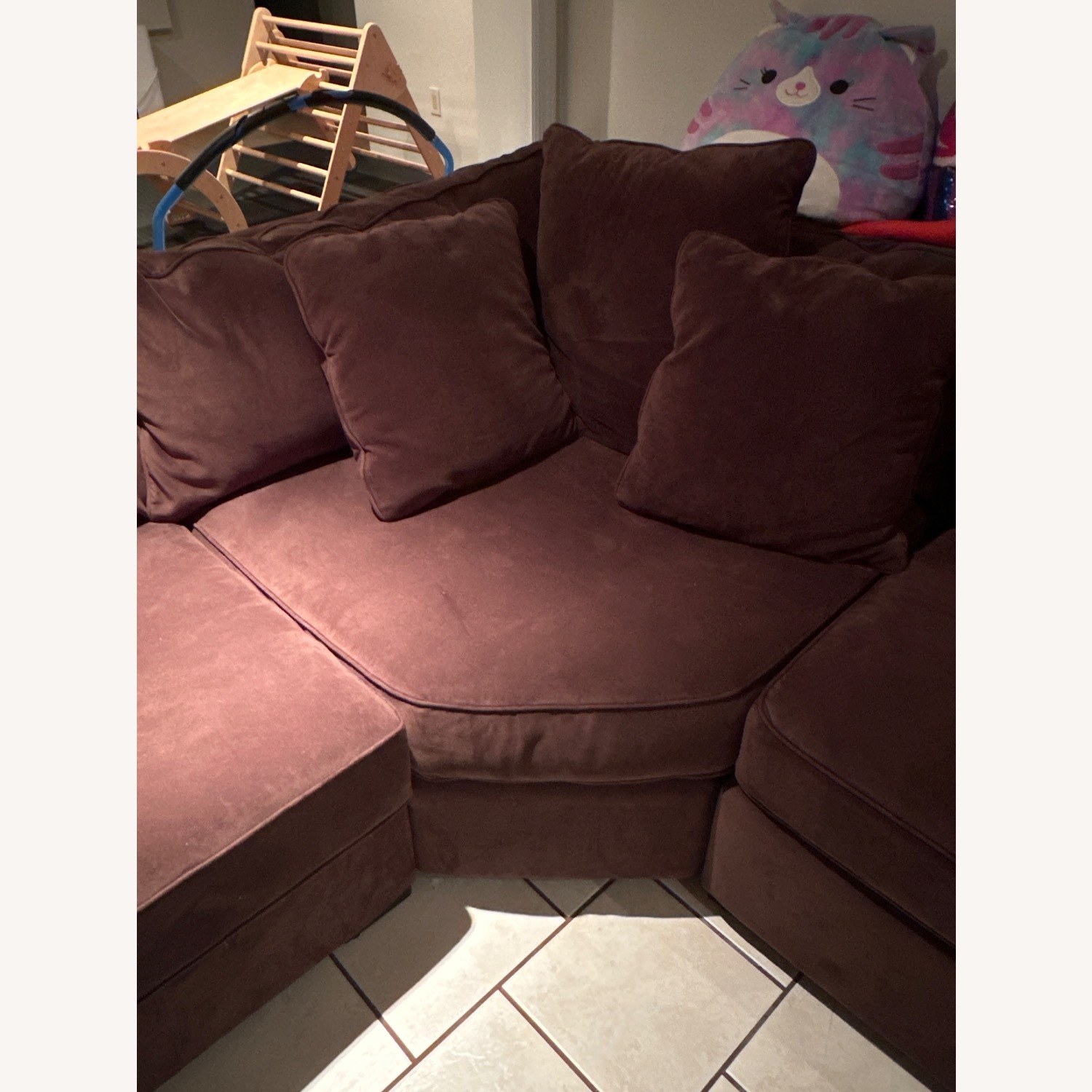 Wedport Brown Couch - image-4