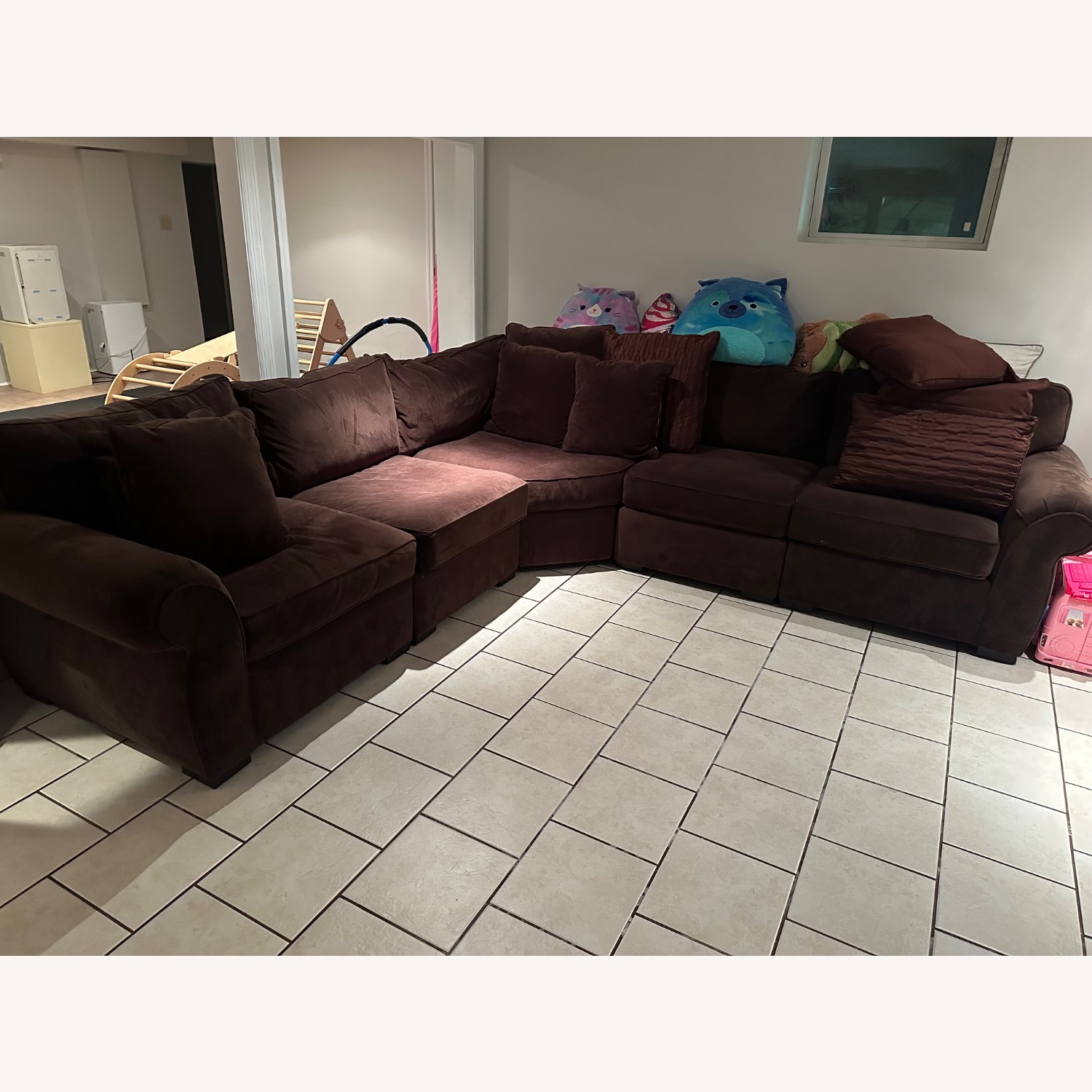 Wedport Brown Couch - image-1