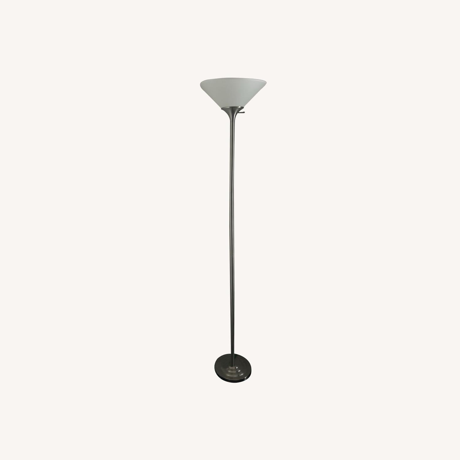 Floor lLamp - image-0