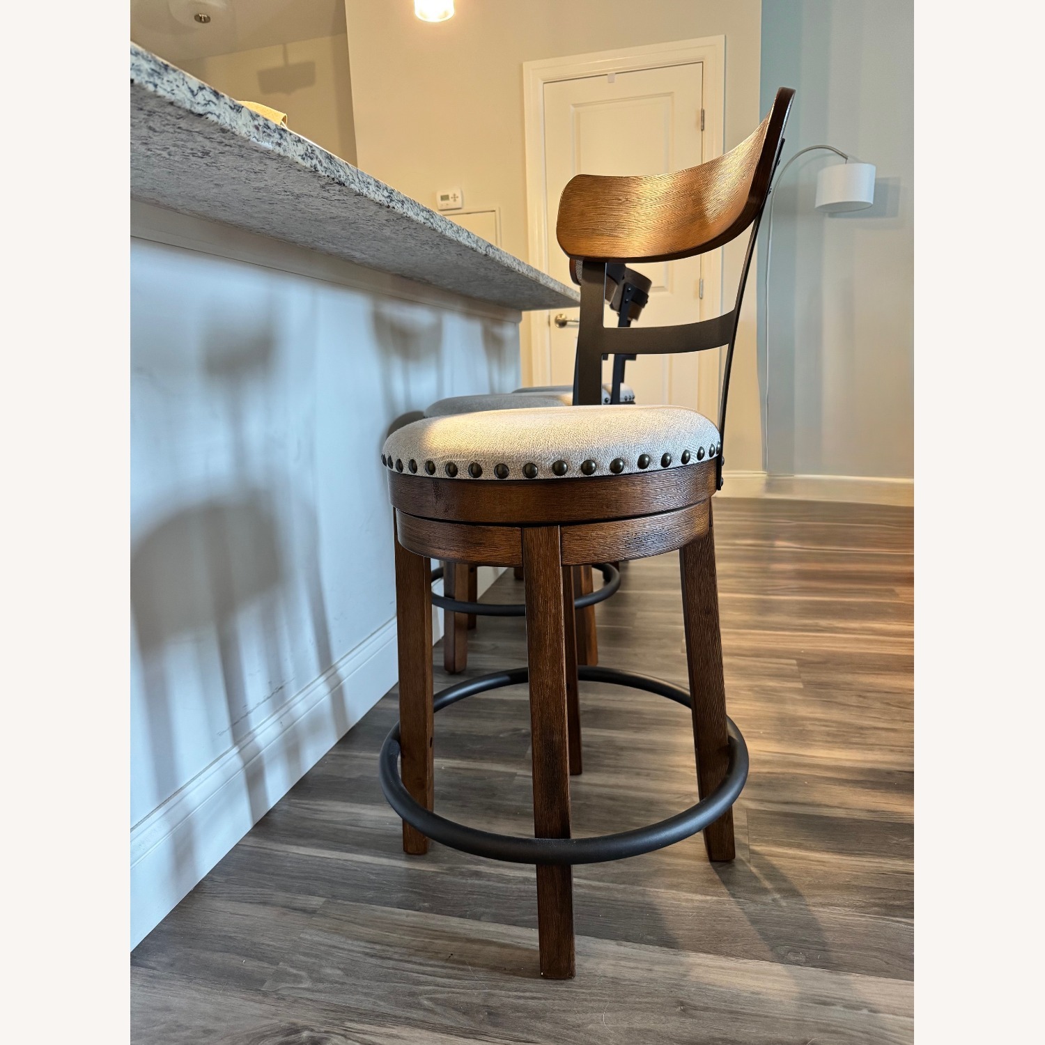 Valebeck Set of 3 Comfortable Bar Stools - image-1