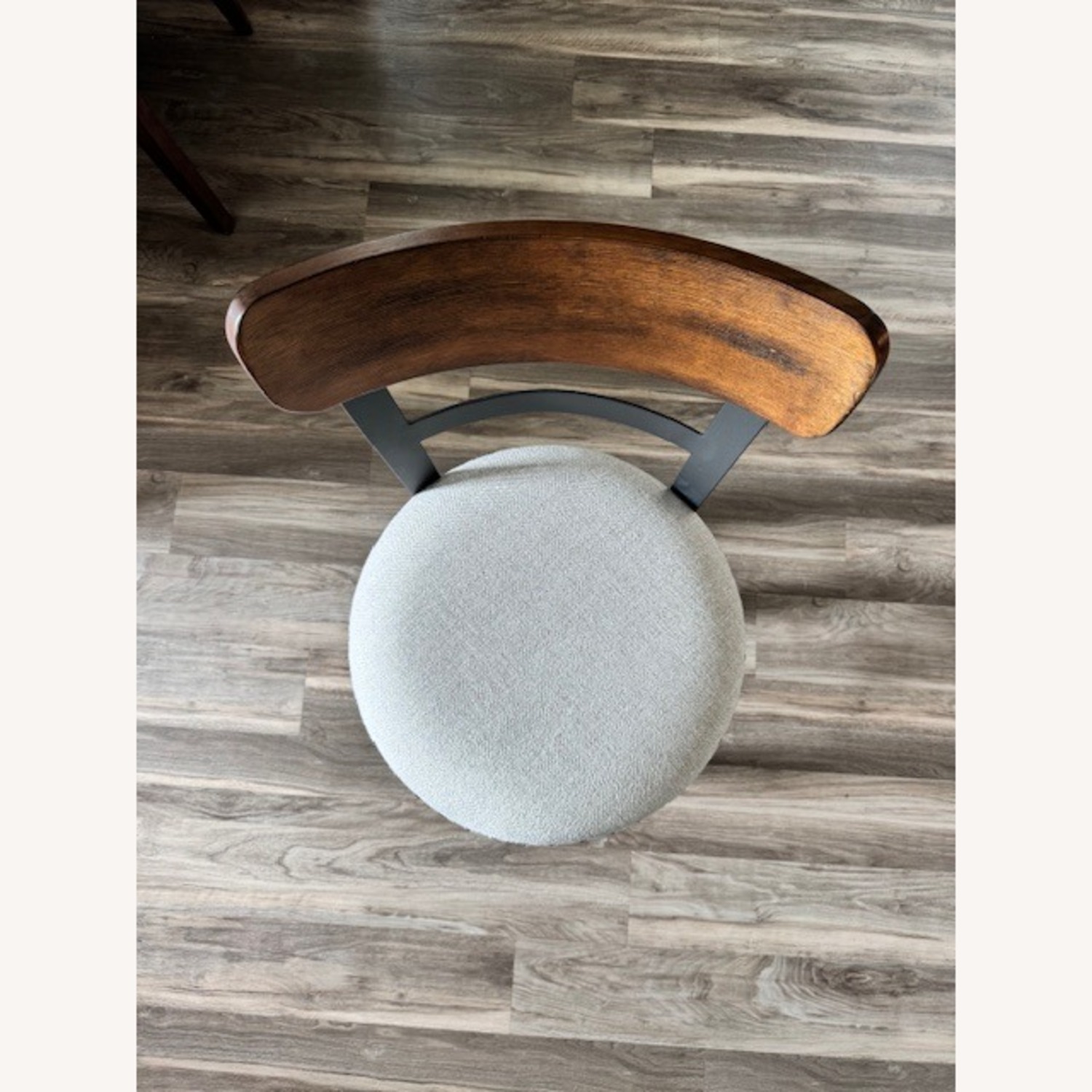 Valebeck Set of 3 Comfortable Bar Stools - image-4