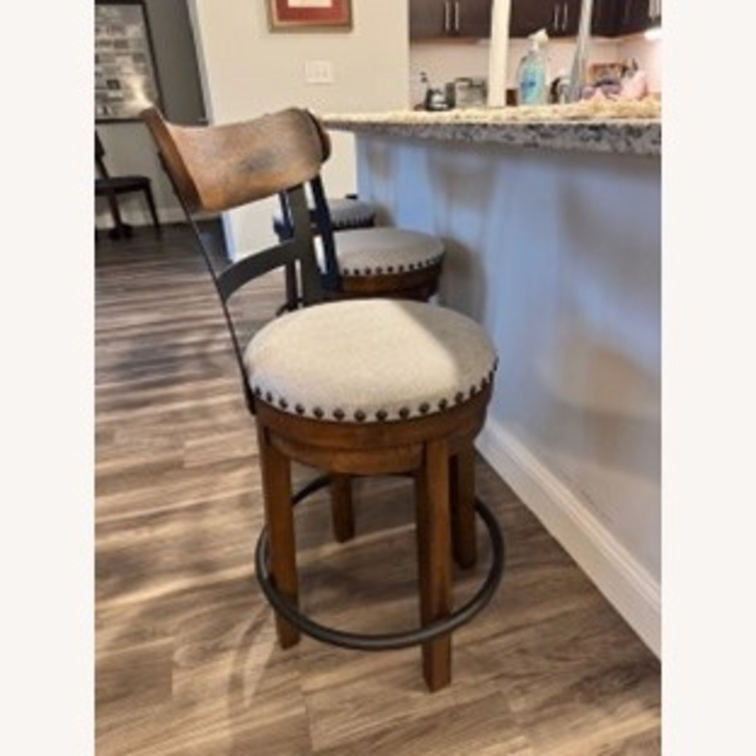 Valebeck Set of 3 Comfortable Bar Stools - image-2