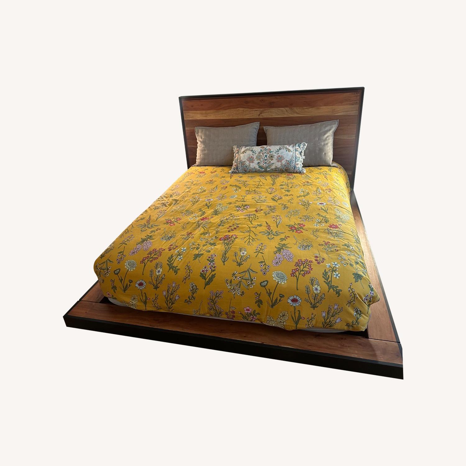 Modani Queen Bed - image-0
