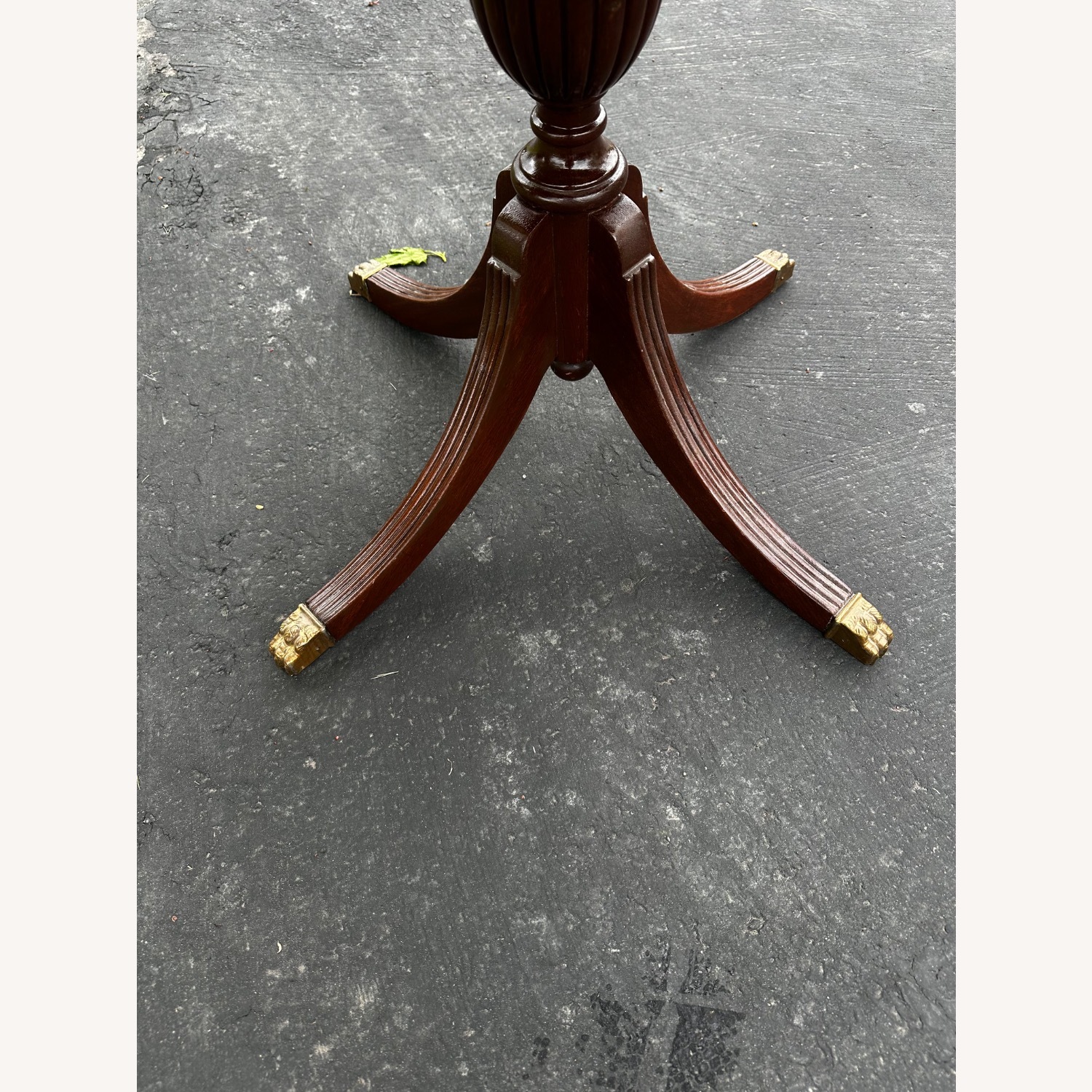 Mahagony Company Round Table - image-3