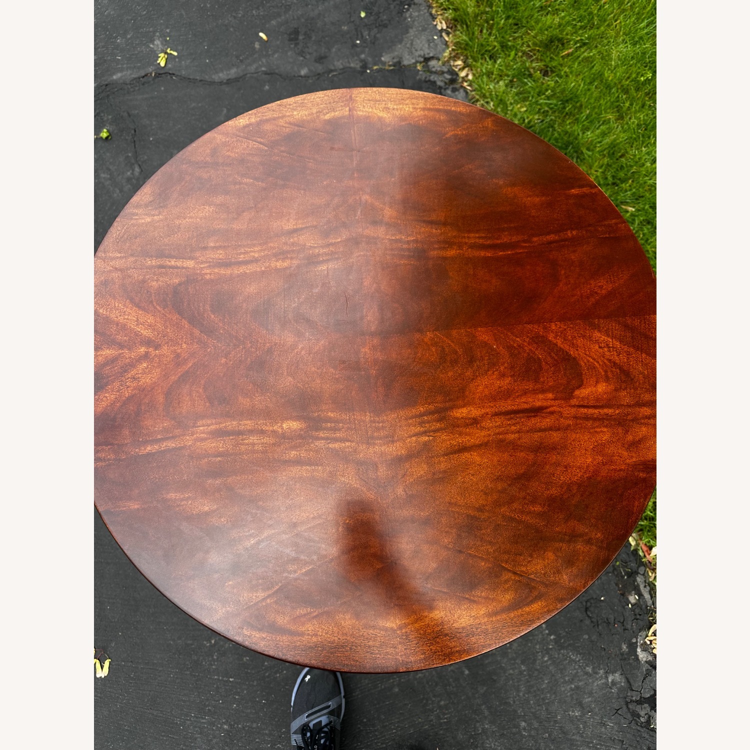 Mahagony Company Round Table - image-2