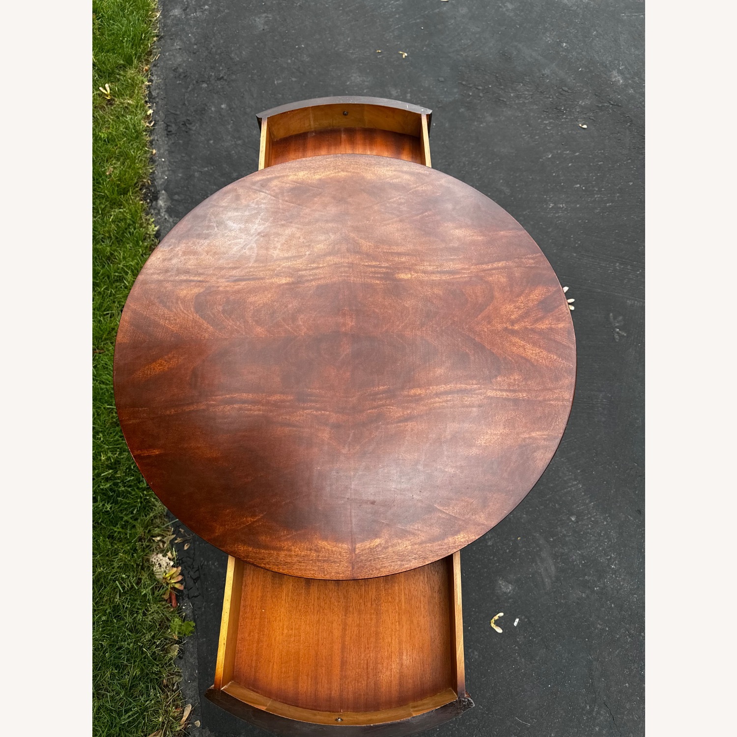 Mahagony Company Round Table - image-5