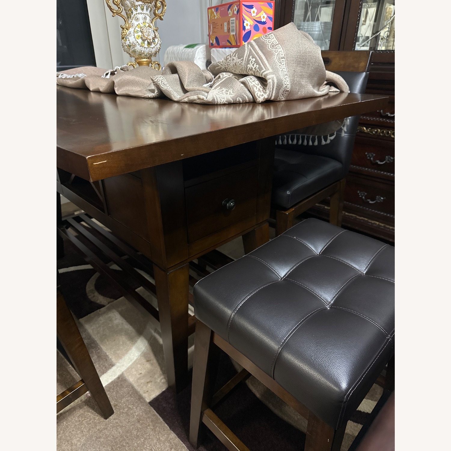 Raymour & Flanigan Table - image-2