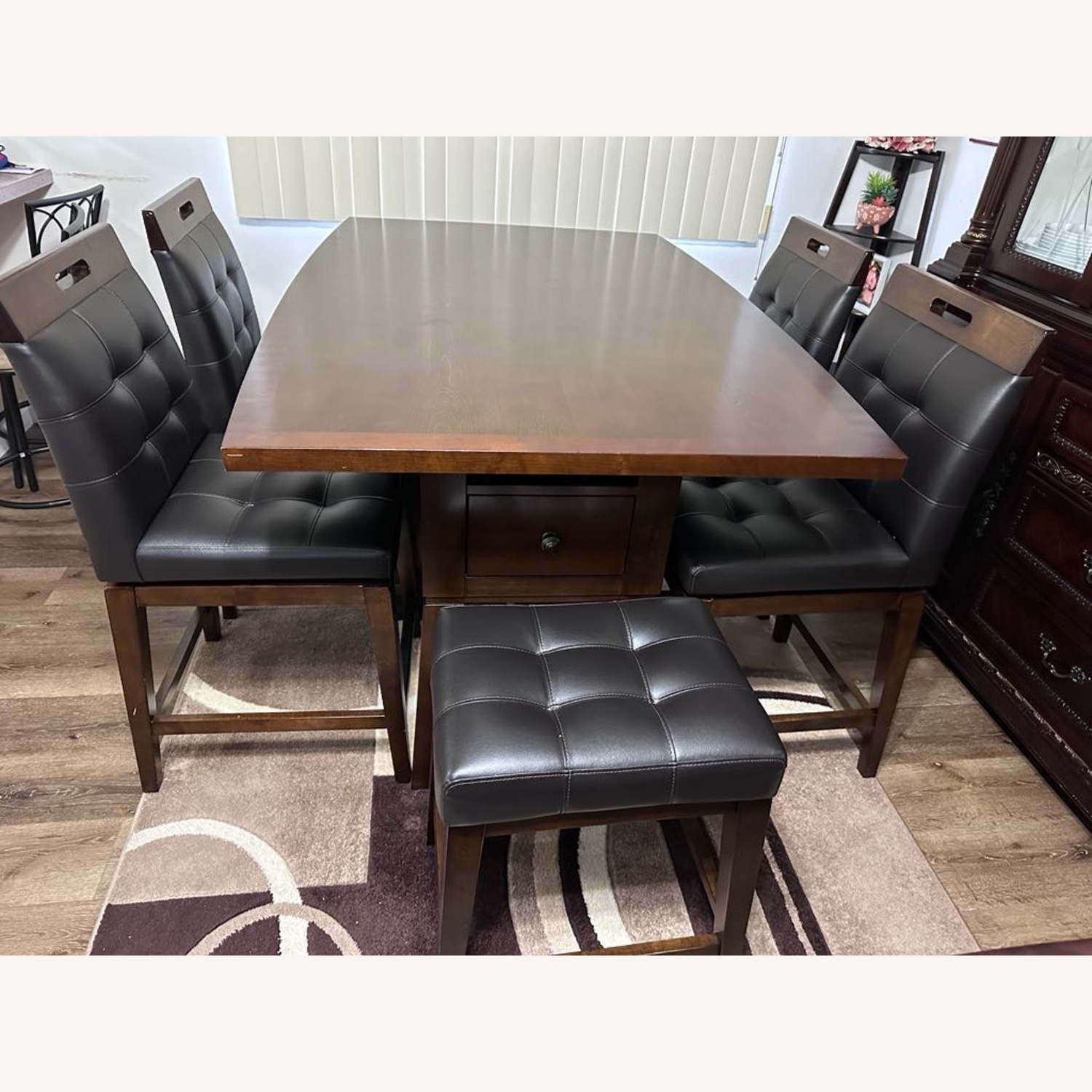 Raymour & Flanigan Table - image-1