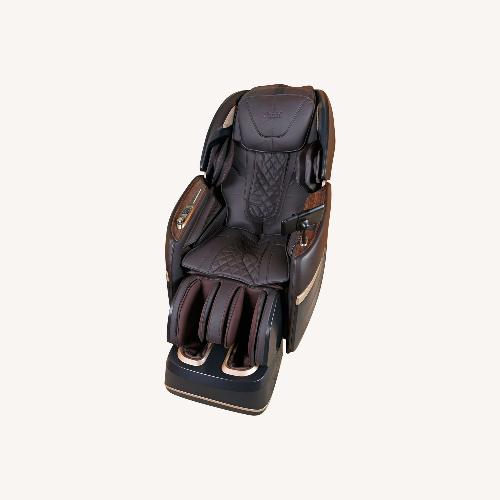 Used Luxury Zero Gravity 4D Massage Chair for sale on AptDeco