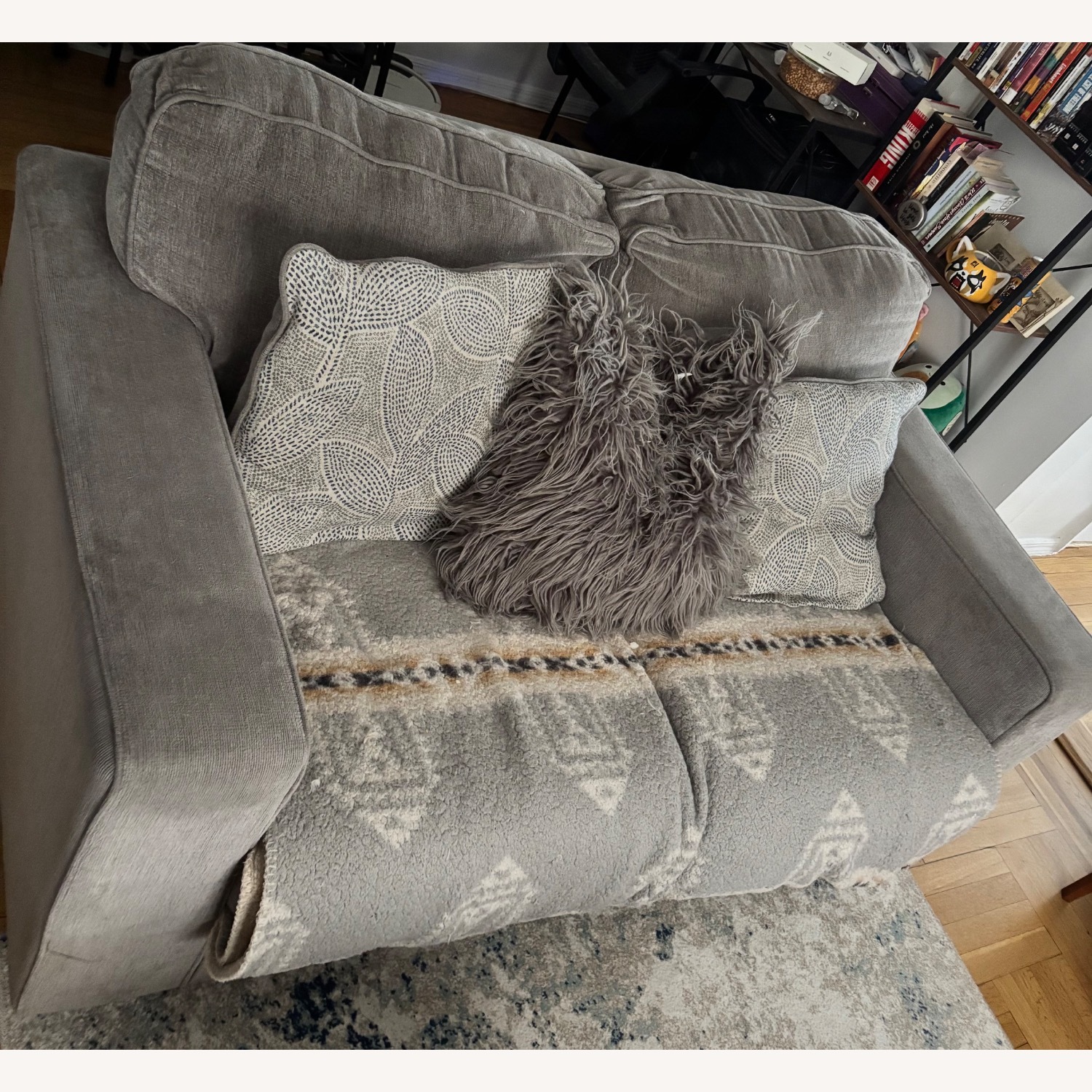 Altari Gray Loveseat - image-1