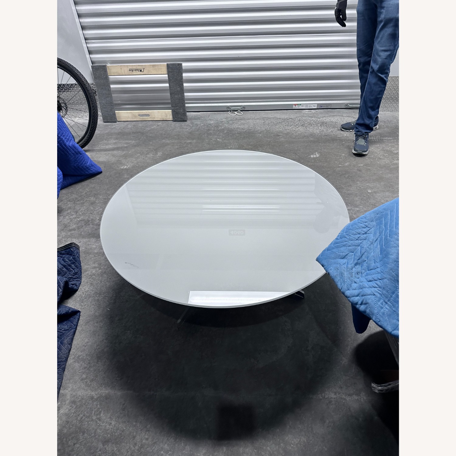 Fritz Hansen A223 Circular Coffee Table - image-1