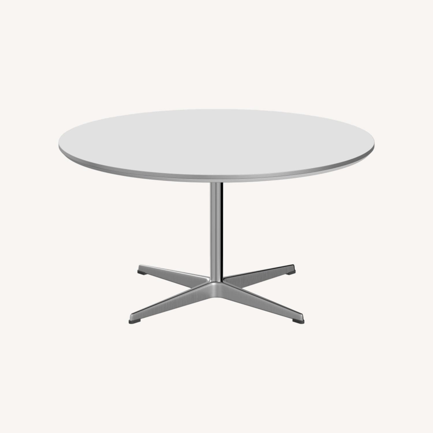 Fritz Hansen A223 Circular Coffee Table - image-0