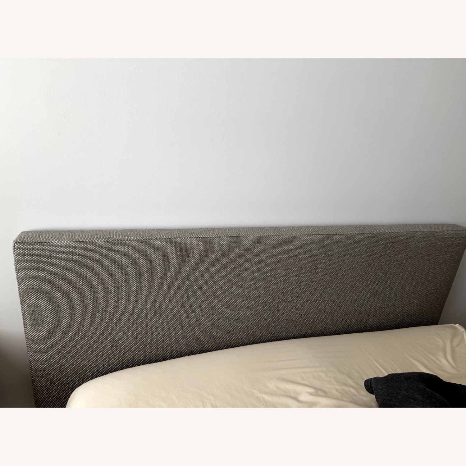 Wyatt Queen Bed in Arin Gray Fabric  - image-4