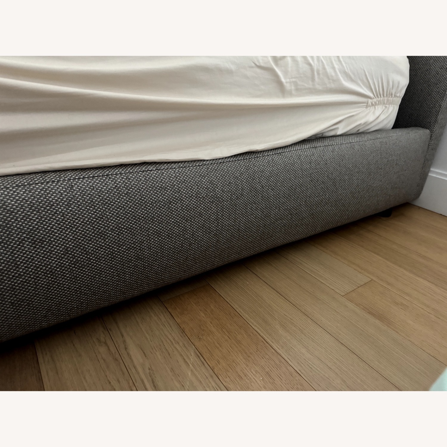 Wyatt Queen Bed in Arin Gray Fabric  - image-7