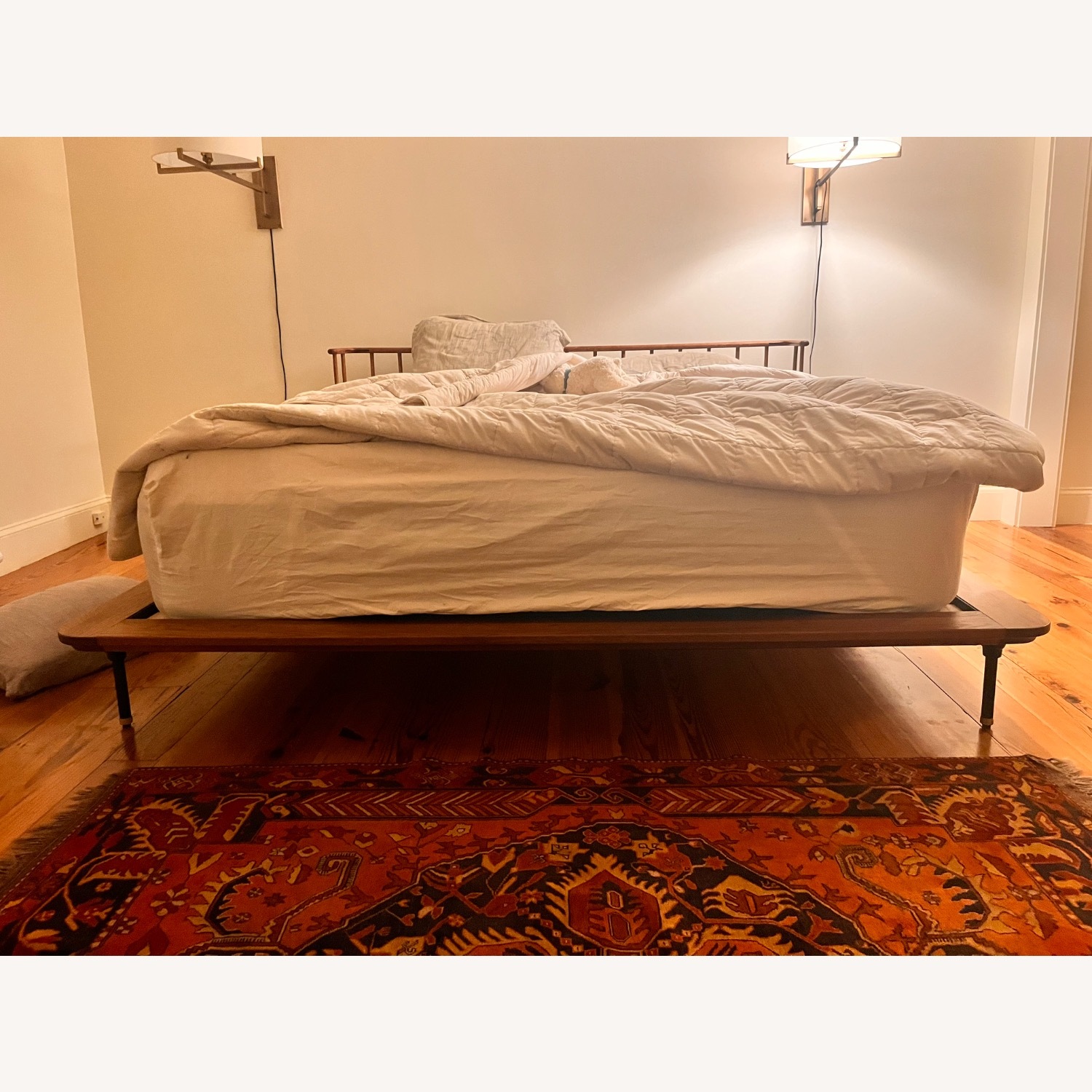 District 8 King Platform Bed - image-1