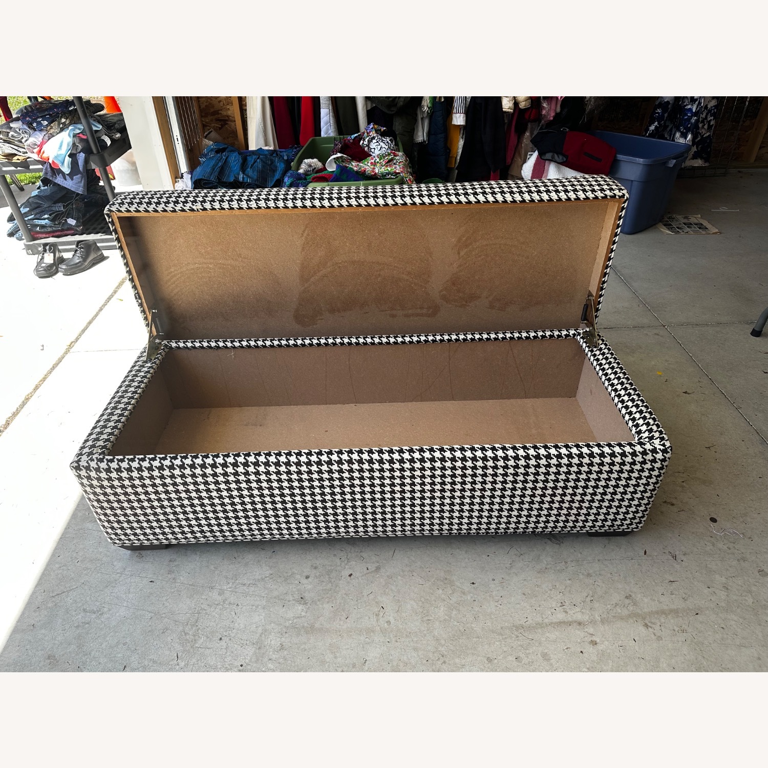 Lee Industries Ottoman with Storeage - image-2