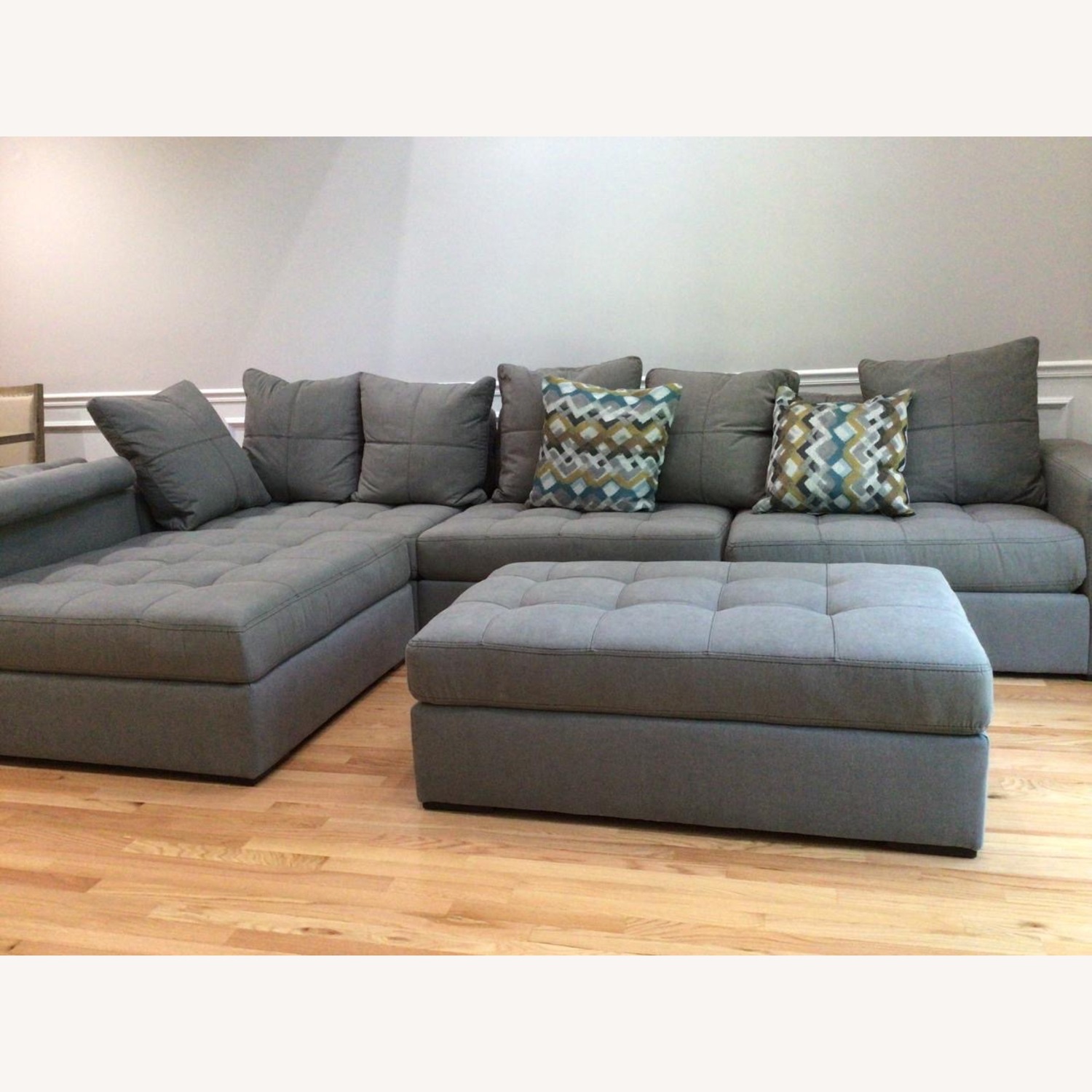 4 piece Jordon Sectional - image-3