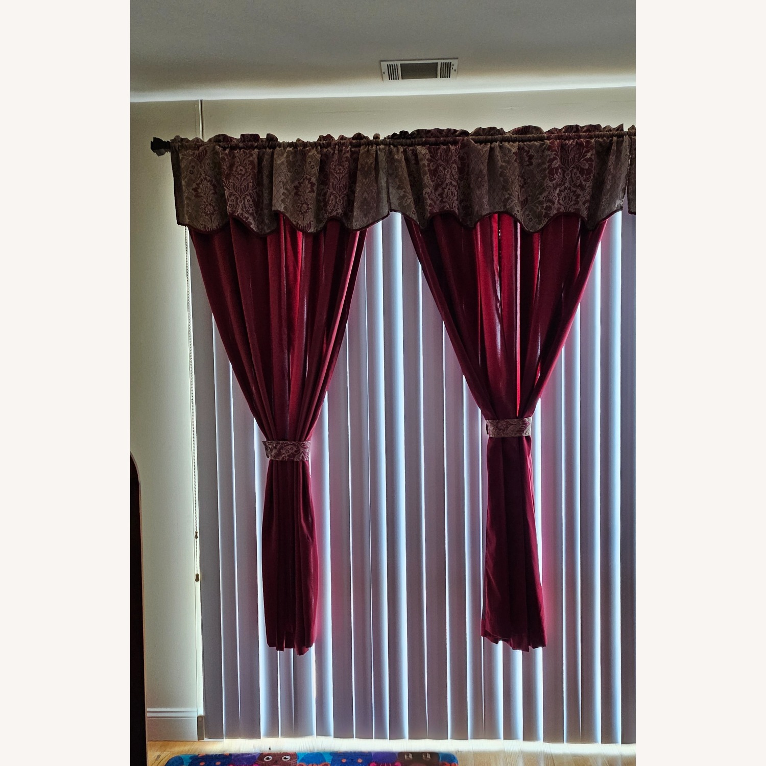 Serta Tai Sofa - image-6