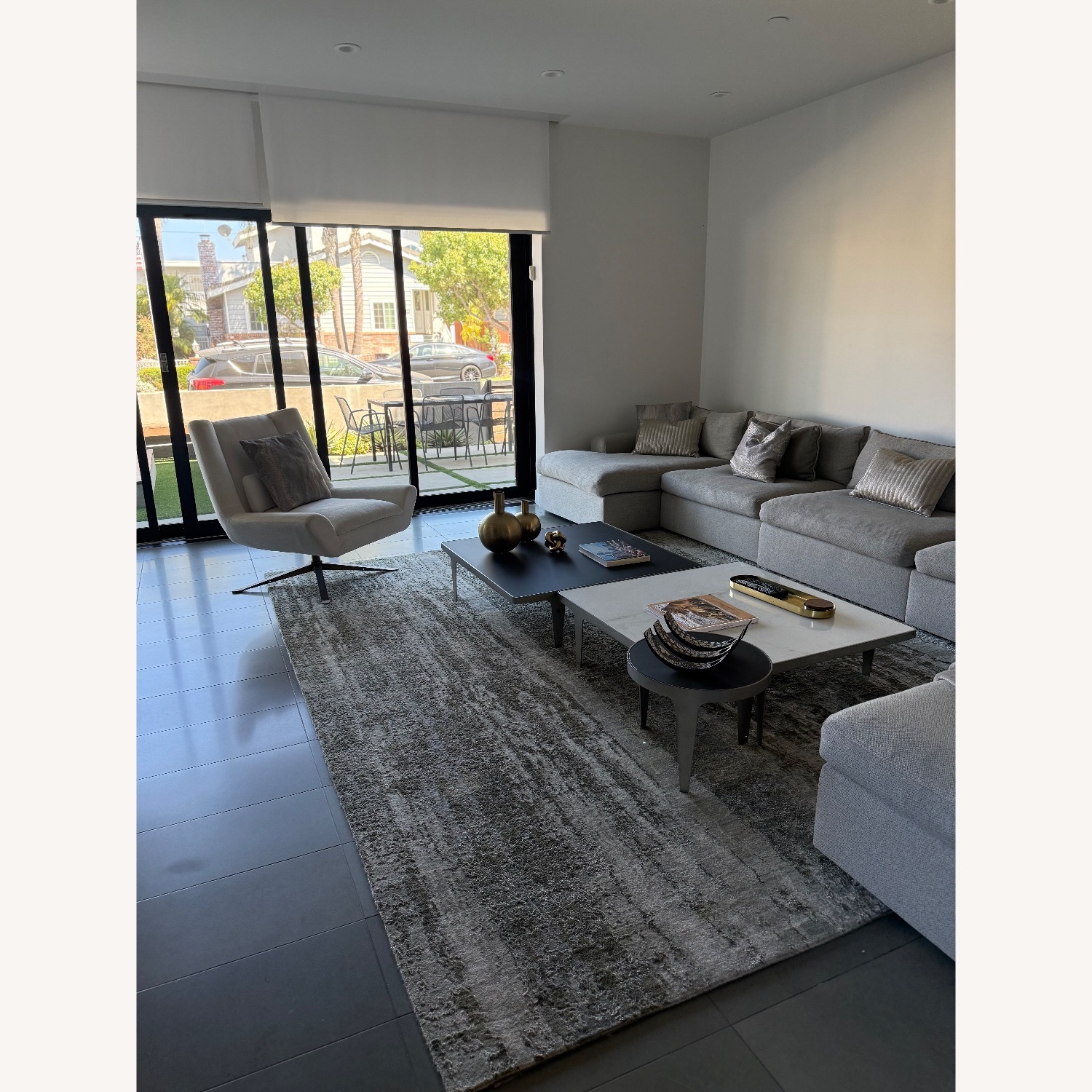 Spacious & Stylish 10-Seater Sofa - image-4