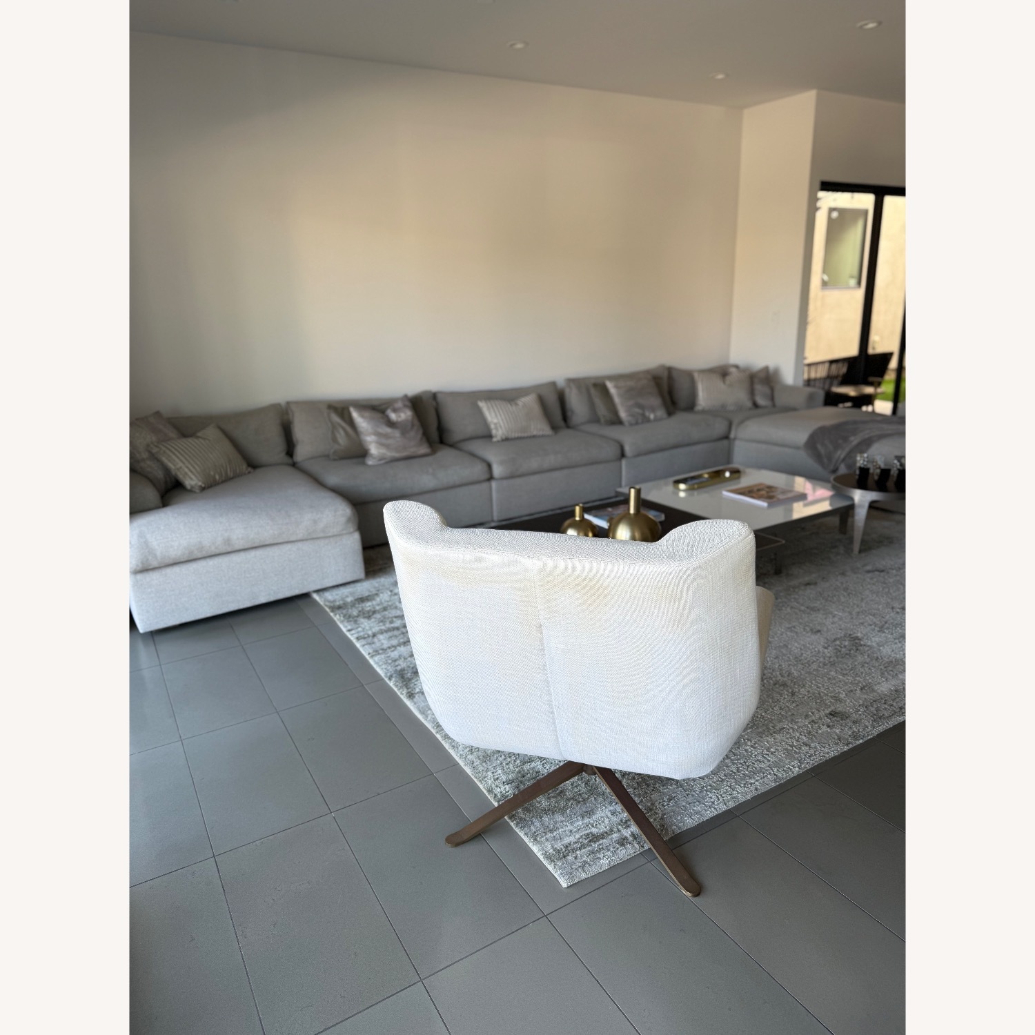 Spacious & Stylish 10-Seater Sofa - image-3