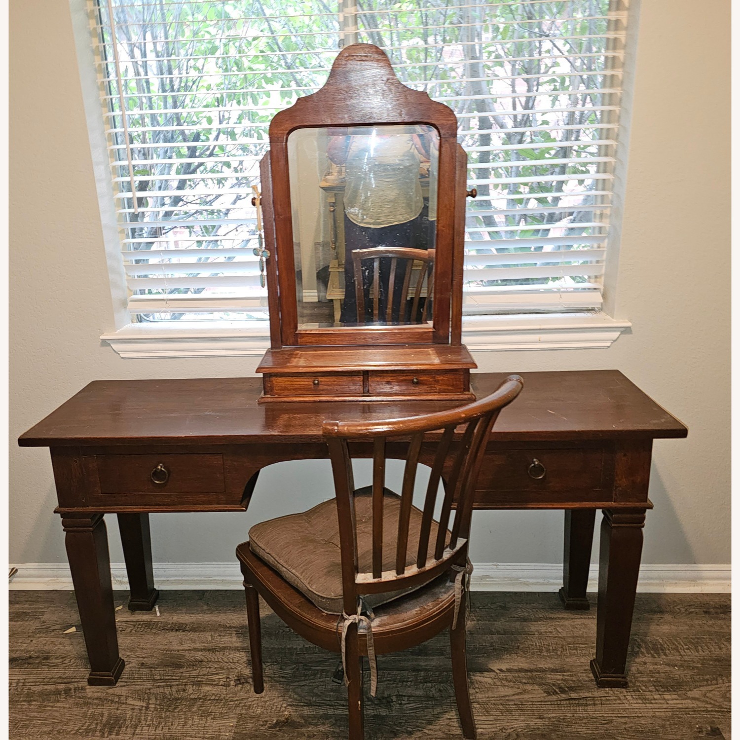 Ladies Dressing Table-Malaysia - image-1