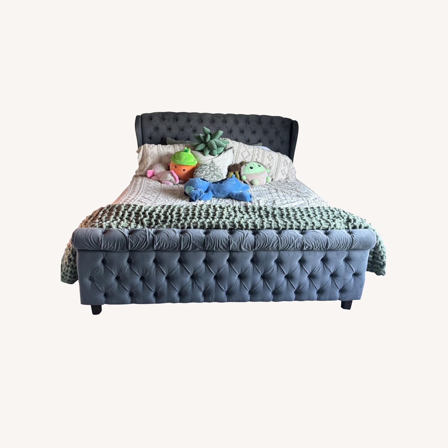 Dulane Chenile Velvet Bed - image-0