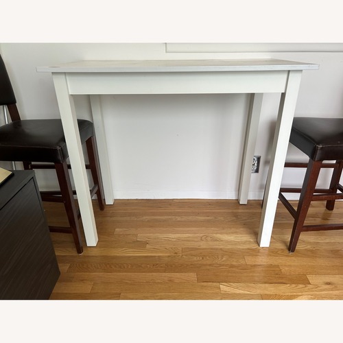 Used Tall Table (Including 4 Chairs) for sale on AptDeco