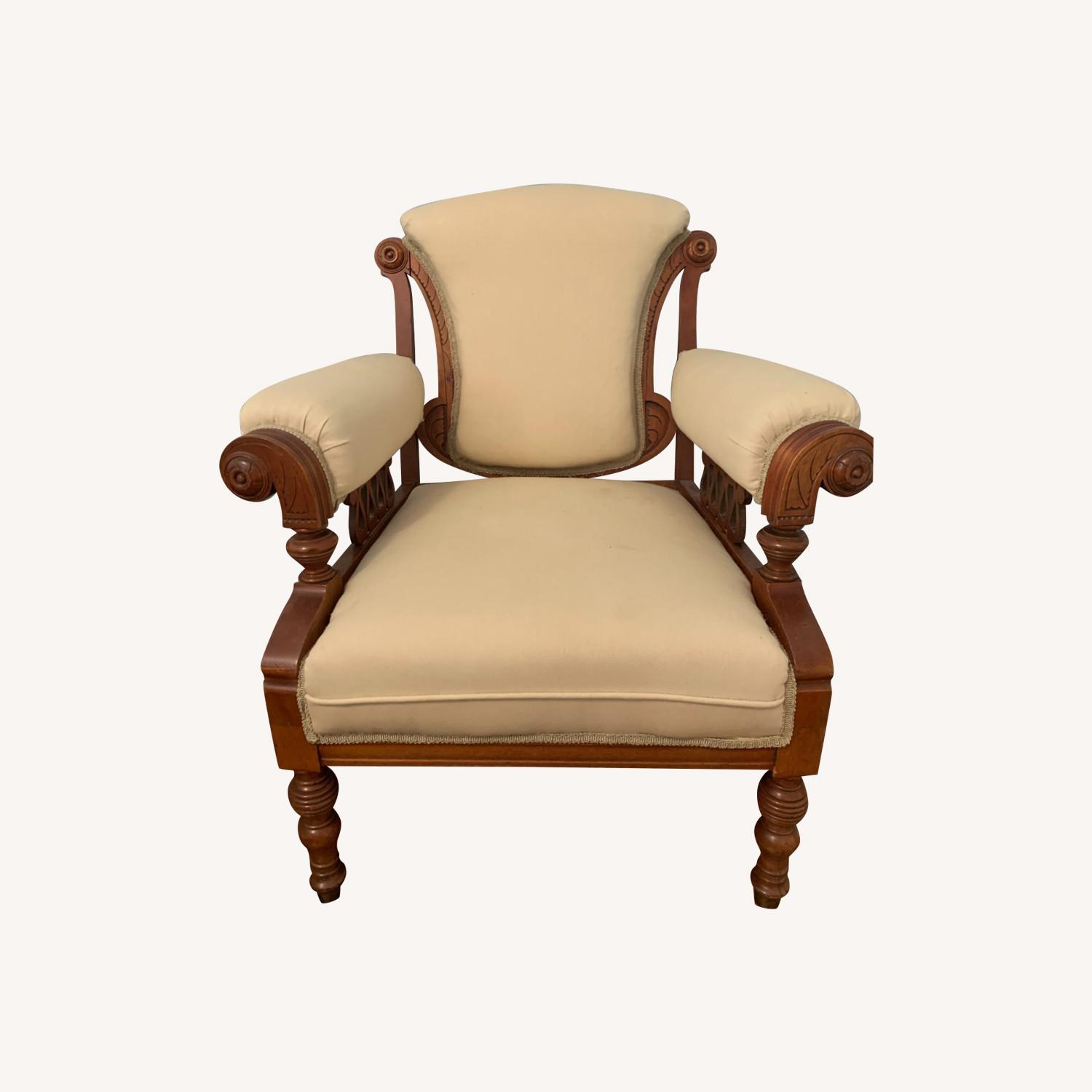 Vintage Chair - image-0