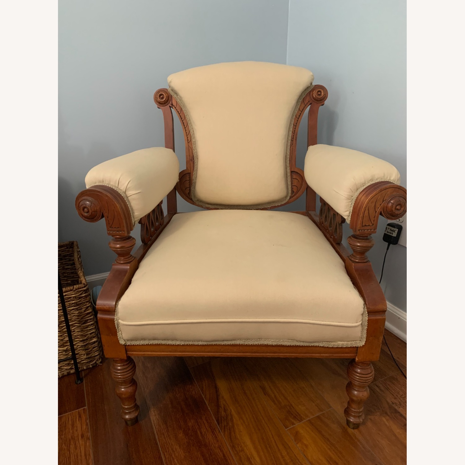 Vintage Chair - image-1