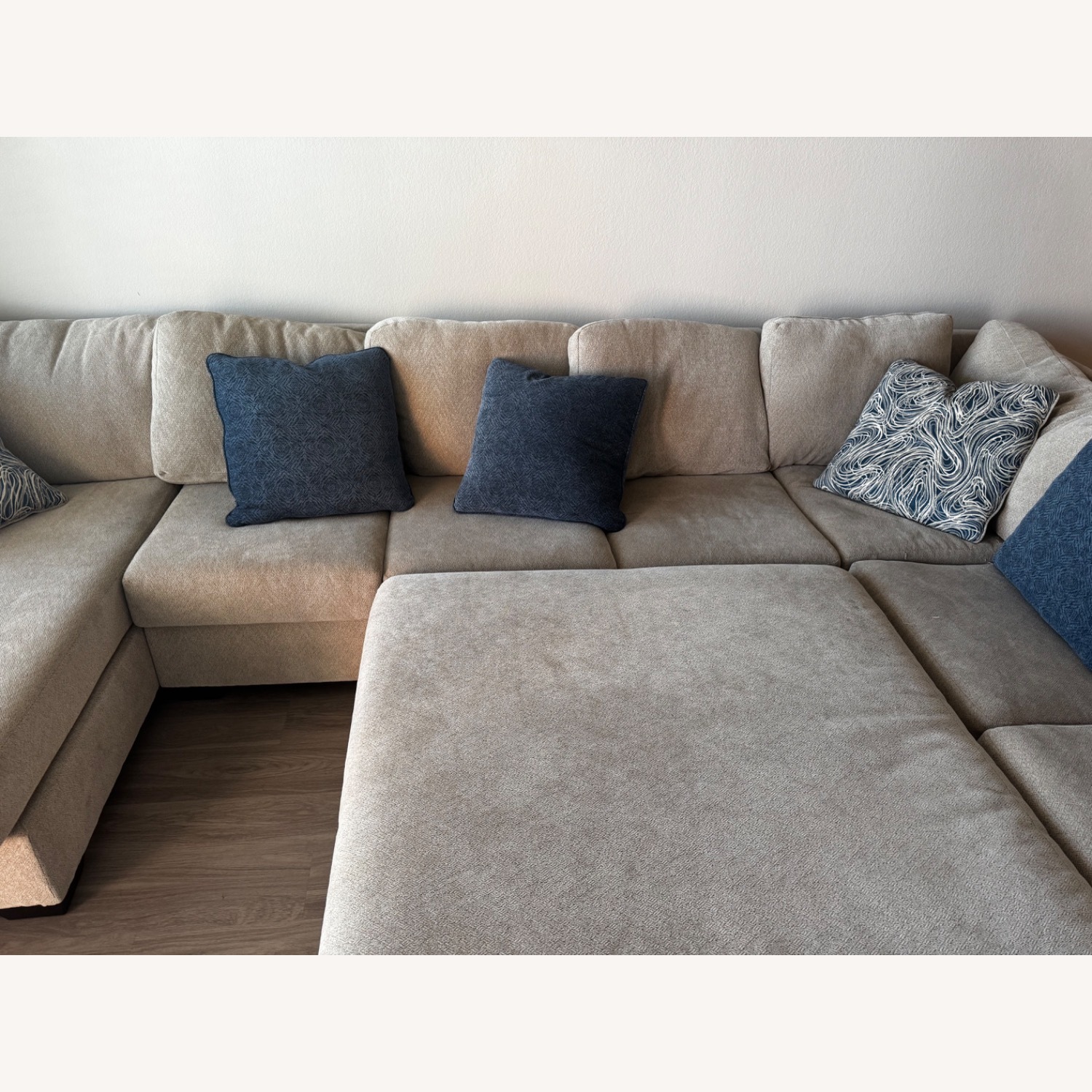 Cuddle Plush 6-piece Sectional With Chaise - image-19
