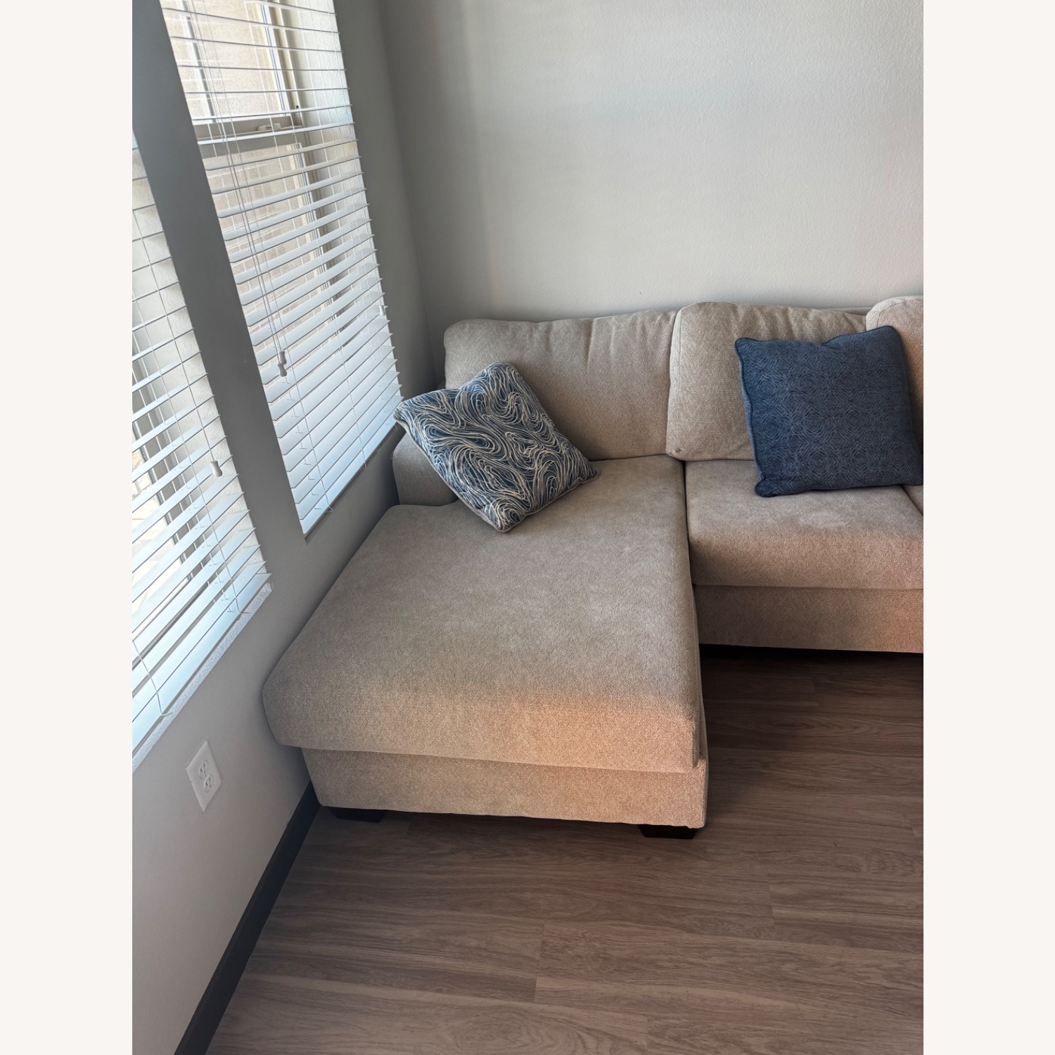 Cuddle Plush 6-piece Sectional With Chaise - image-18