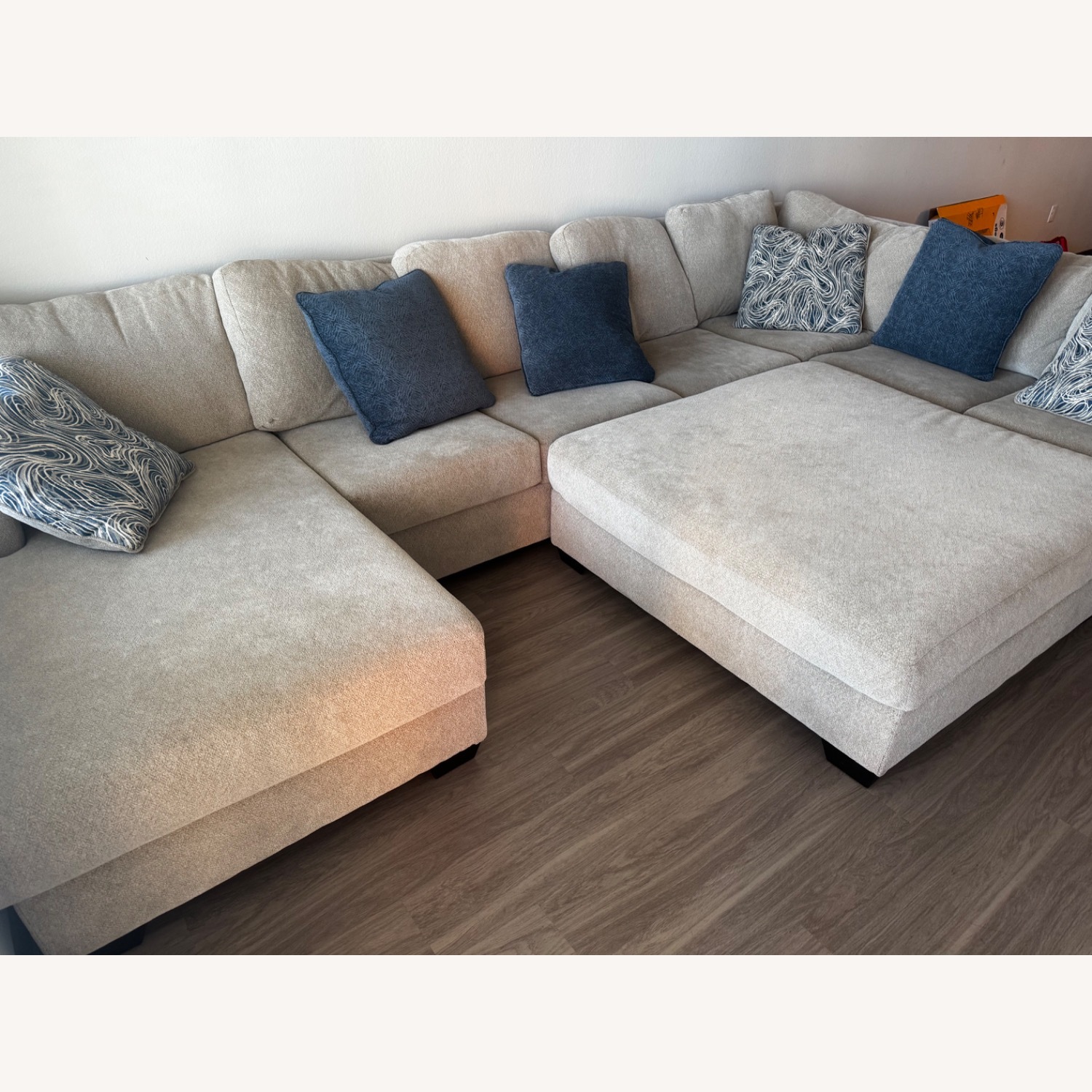 Cuddle Plush 6-piece Sectional With Chaise - image-14