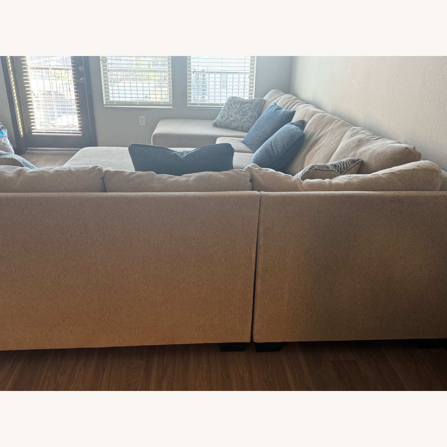 Cuddle Plush 6-piece Sectional With Chaise - image-7