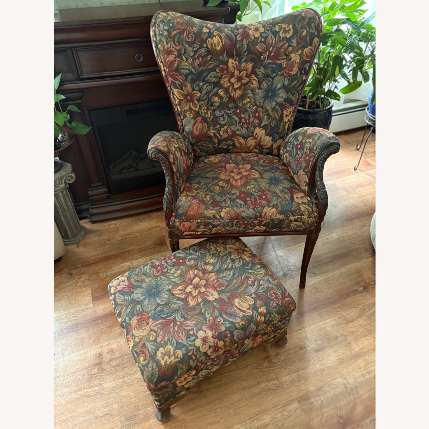Wing Chair - image-4