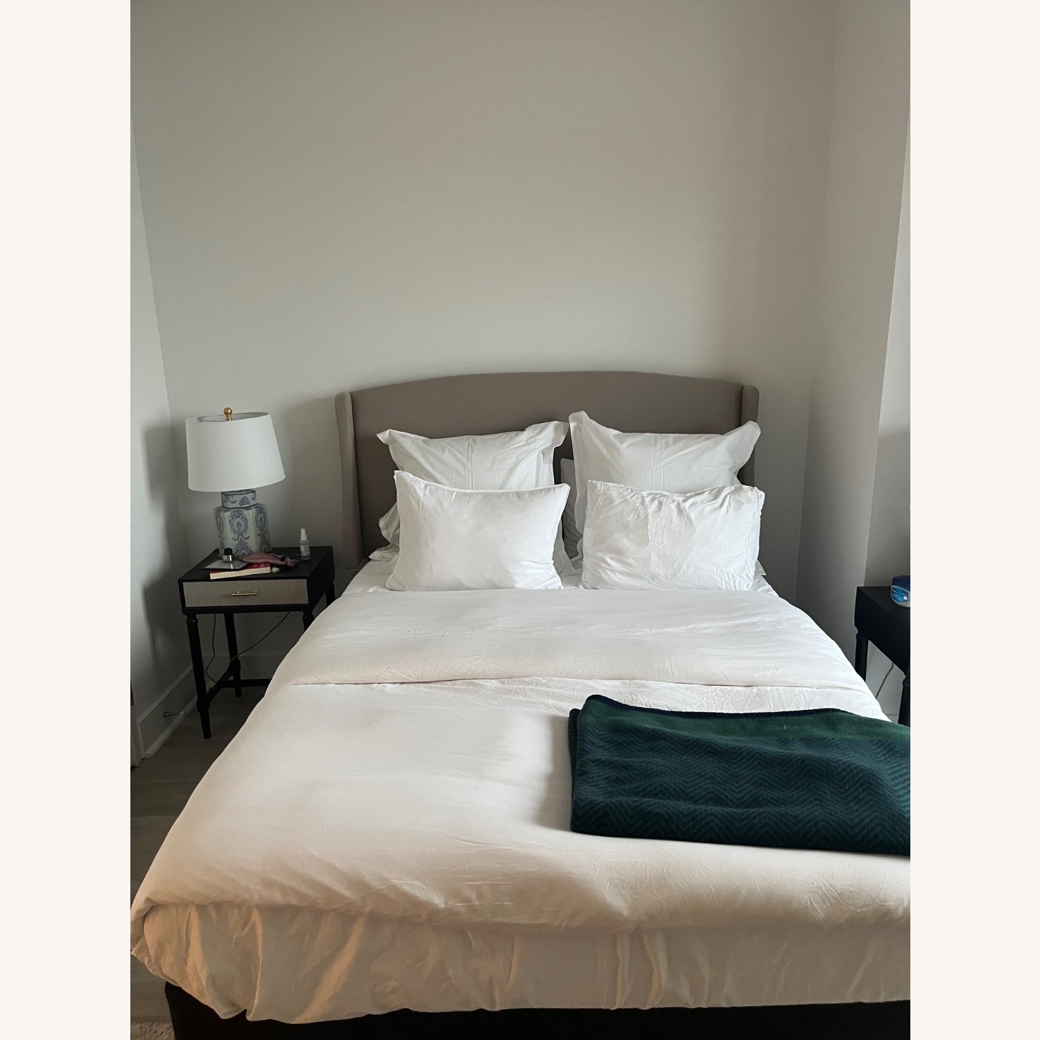 Queen Size Bed - image-2