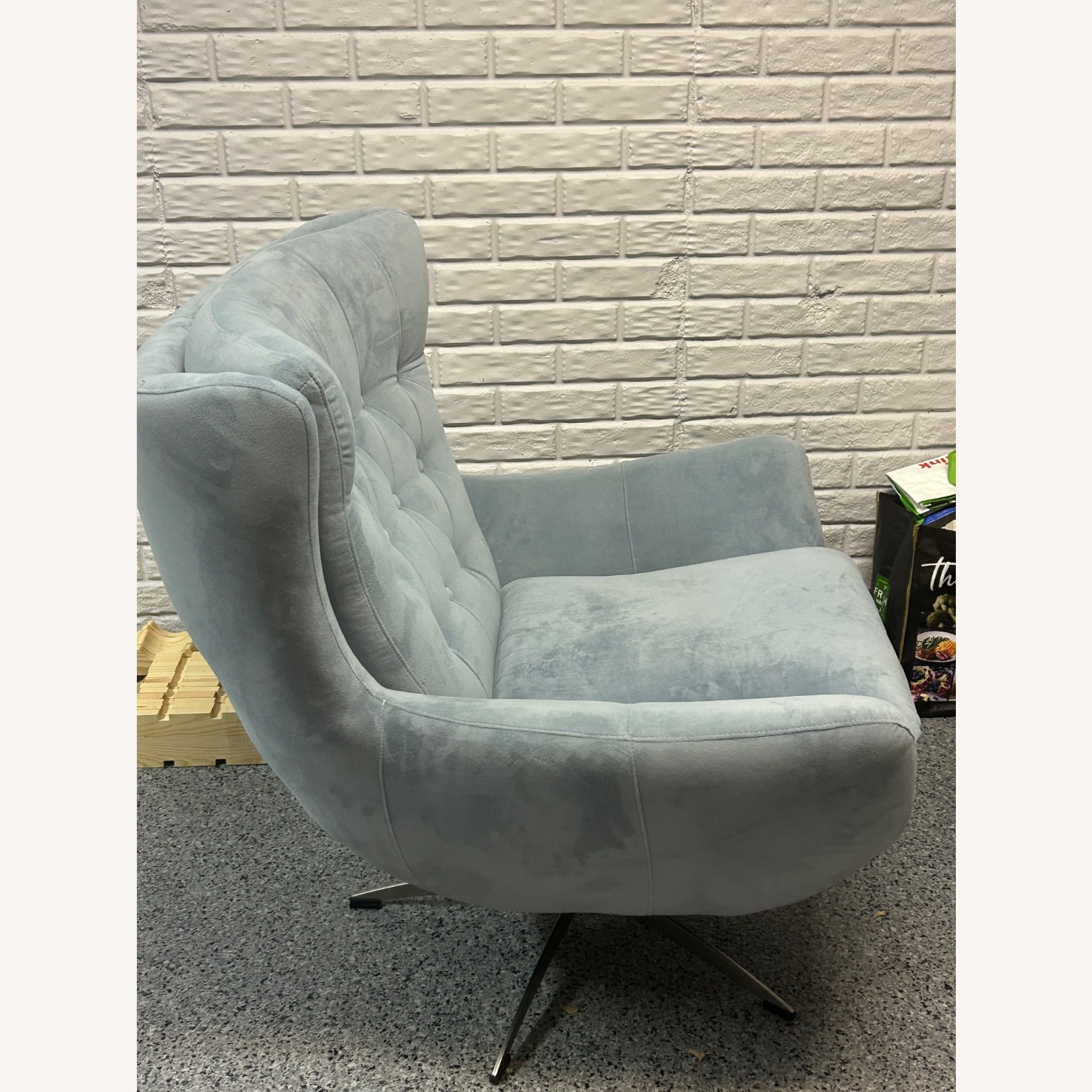 Wells Tufted Swivel Chair 31” - image-3
