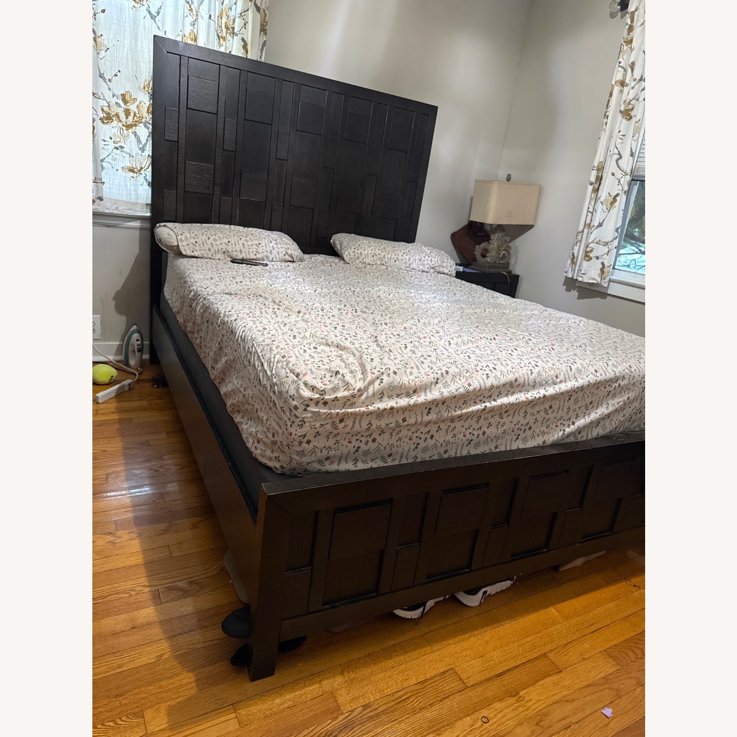 Raymour & Flanigan Queen Bed - image-0
