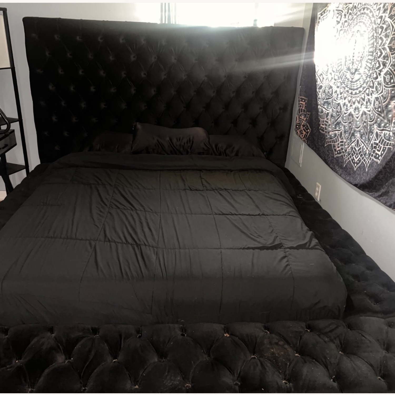 Johnnay Upholstered Platform Storage Bed - image-1