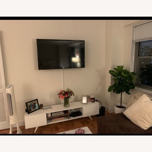 Used Wayfair Kowalewski TV Stand 65” for sale on AptDeco