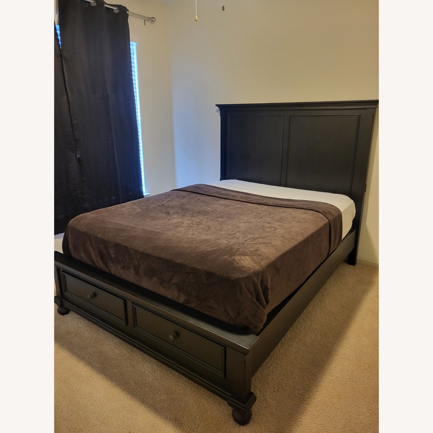 Black Oxford Queen Bed - image-3