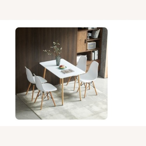 Used 5 - Piece Dining Set (Set of 5) for sale on AptDeco